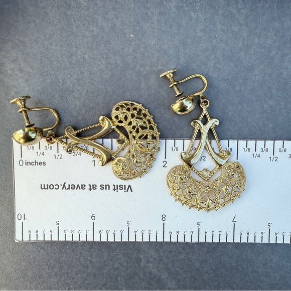Art Deco Goldtone Filigree Dangle Screwback Earrings - Picture 7 of 7